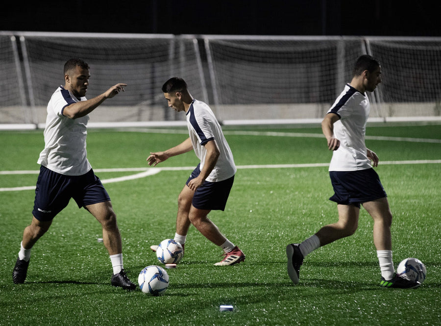 Effect of convergence body stabilization exercise on the visual response speed and functional movement, balance, and vital capacity of high school football players